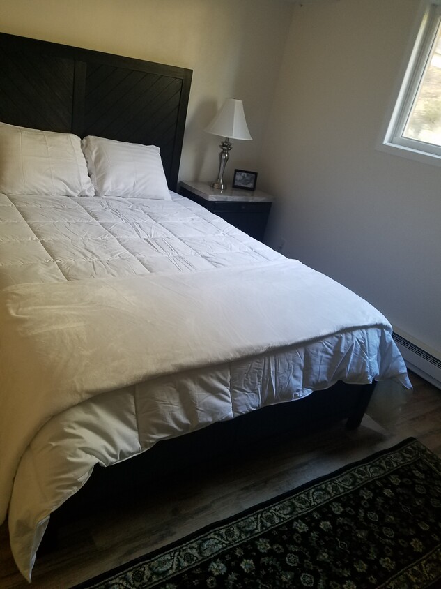 181 Unit 1, third Bedroom - 181 Alpine Heights Rd