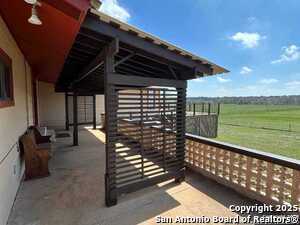Foto del edificio - 2056 Farm to Market 165