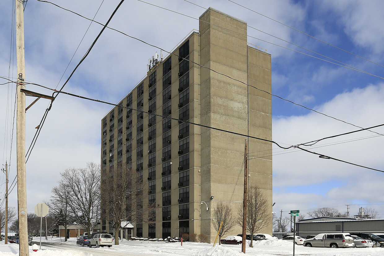 Building Photo - Bayshore Towers