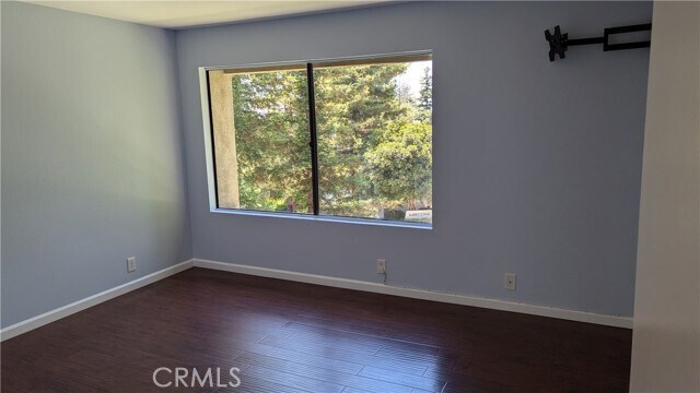 Building Photo - 209 N Singingwood St