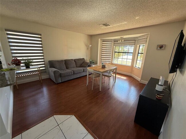 Building Photo - 227 Burning Tree Dr