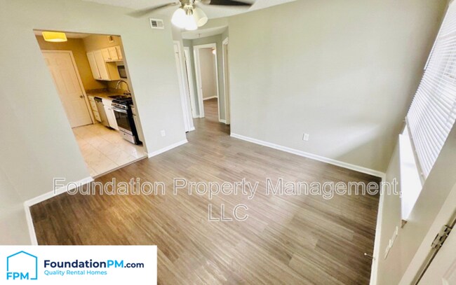 Building Photo - 267 Greenlaw Ave