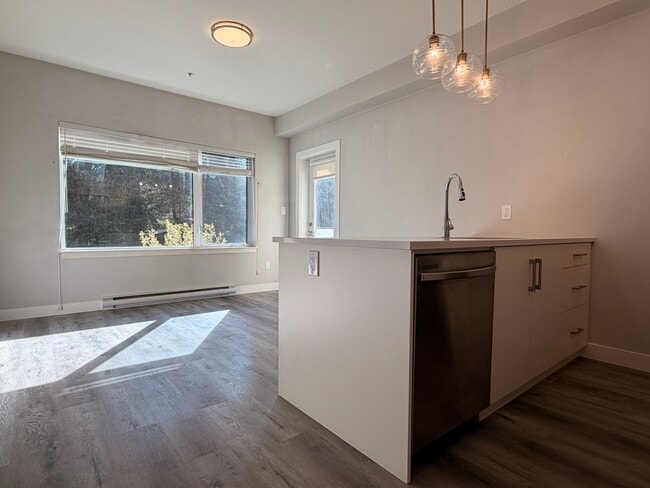 Building Photo - 20 Barsby Ave