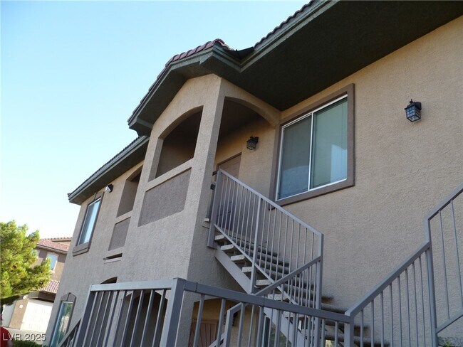 Foto del edificio - 3544 Desert Cliff St