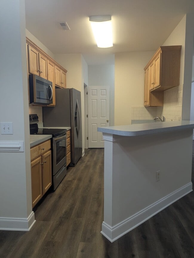 Building Photo - 2073 Silvercrest Dr