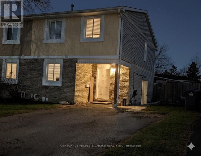 Photo du bâtiment - 23 Bruce Beer Dr