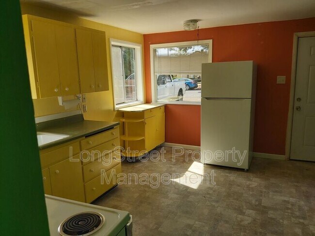 Foto del edificio - 2465 SW Pickford St