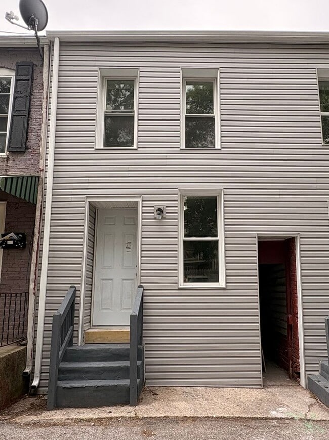 Building Photo - 144 Miller Ln