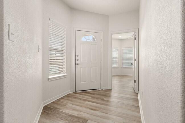 Foto del edificio - 301 W Panther Way