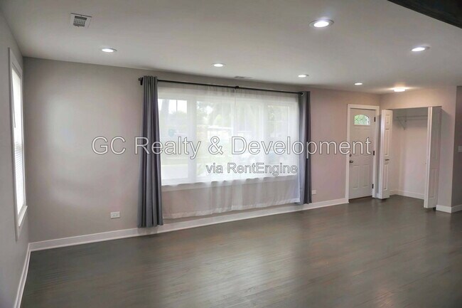 Foto del edificio - 4501 S Leamington Ave