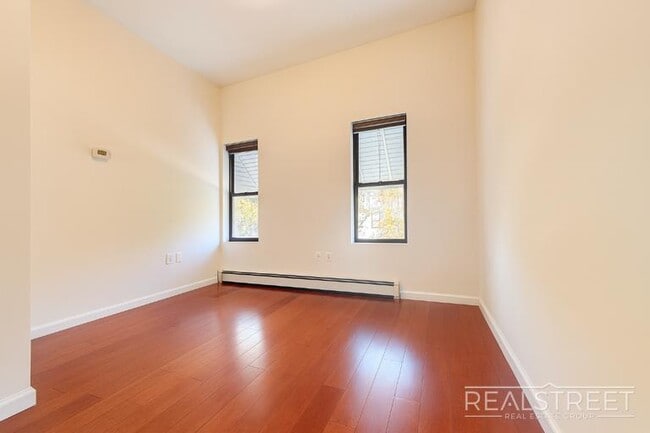 Building Photo - Lovely 3 Bed in Bed Stuy!