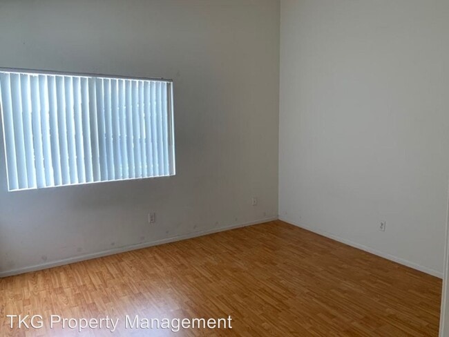 Building Photo - 14071 Flower St