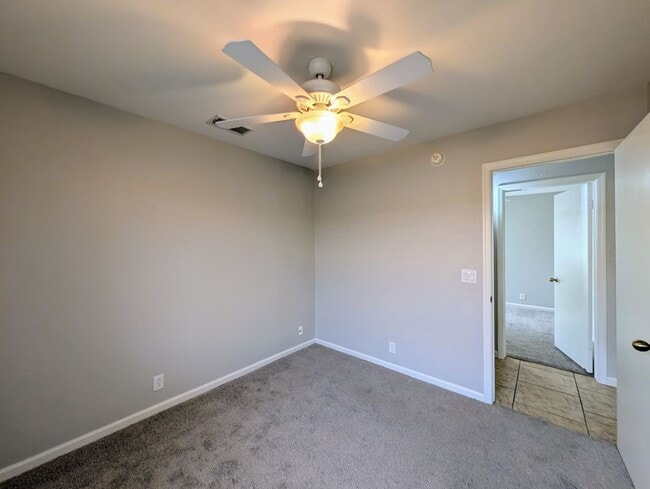 Building Photo - 15746 W Elm St