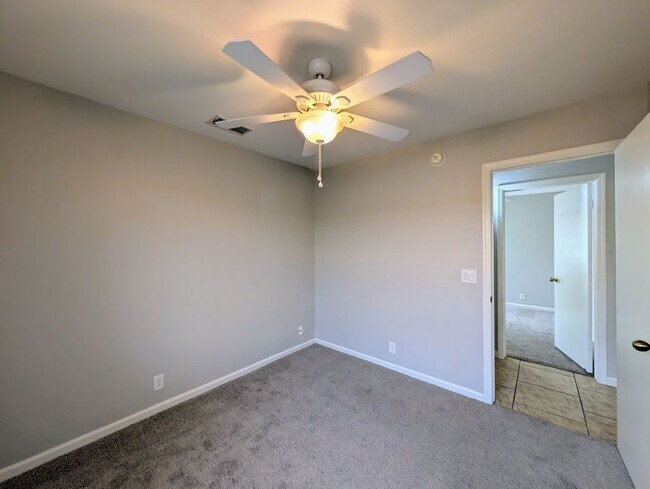 Foto del edificio - 15746 W Elm St