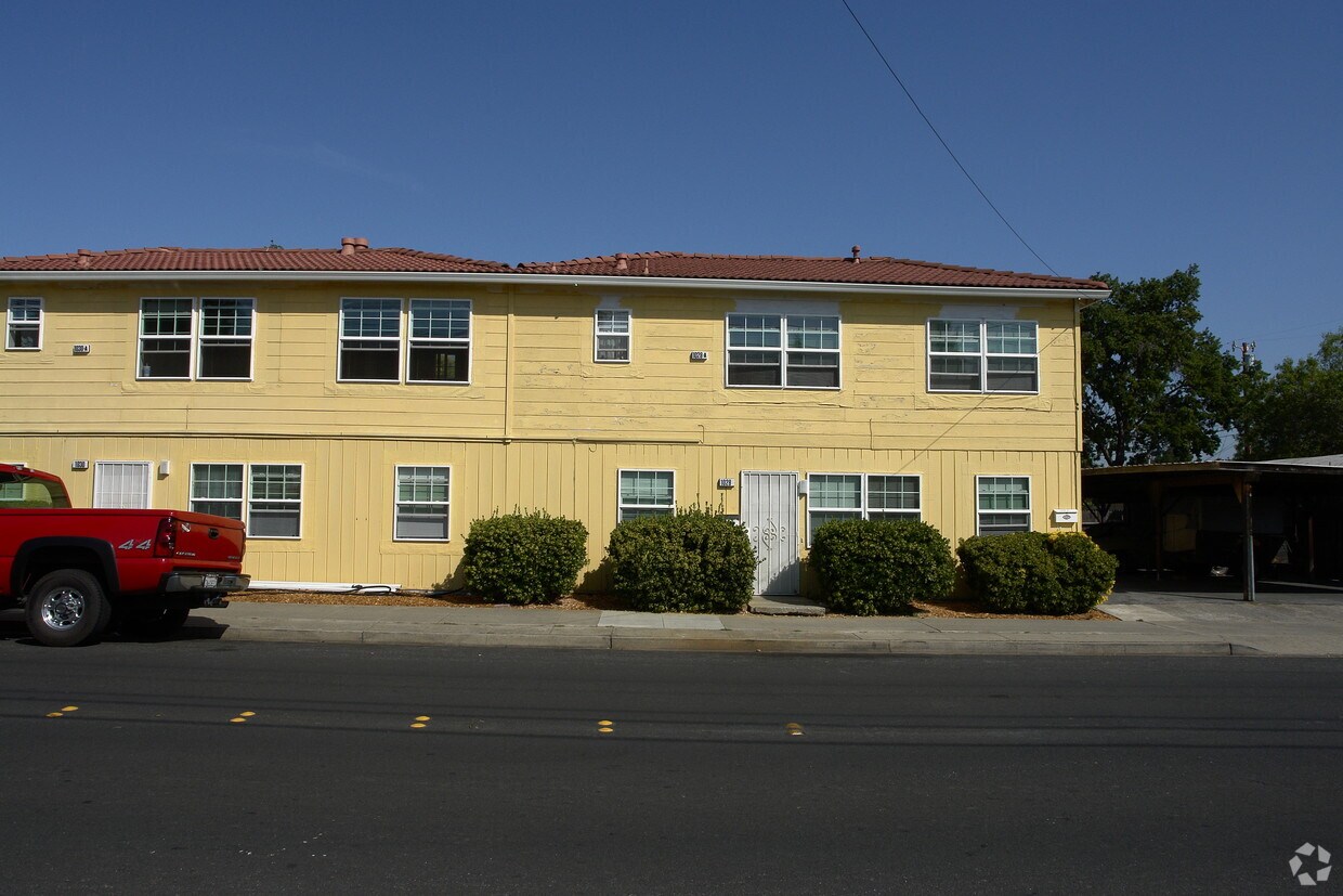 Foto del edificio - 1028 Oak Ave.