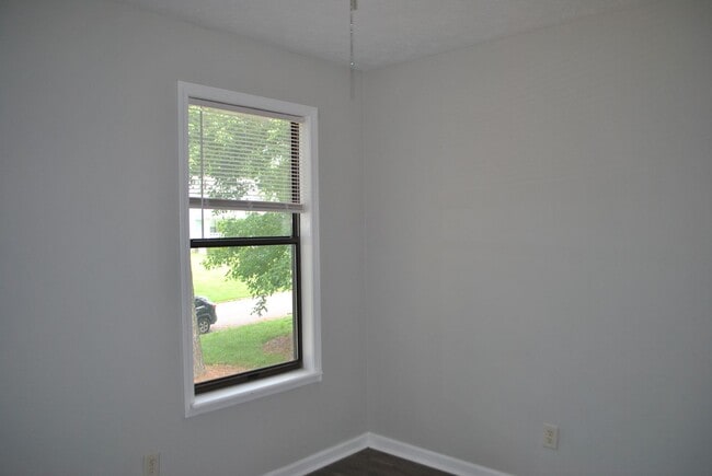 Building Photo - Spacious 1-Acre Lot