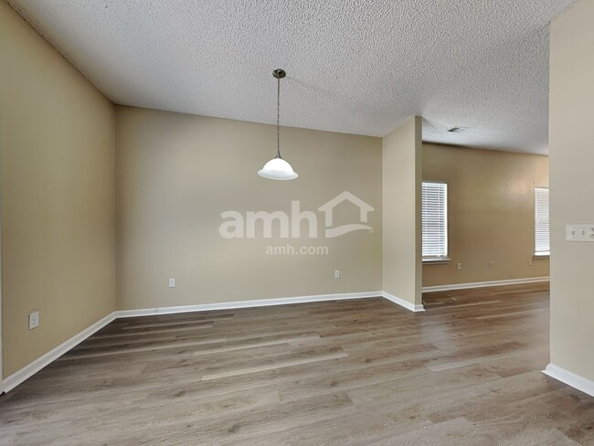 Building Photo - 103 Alexander Way