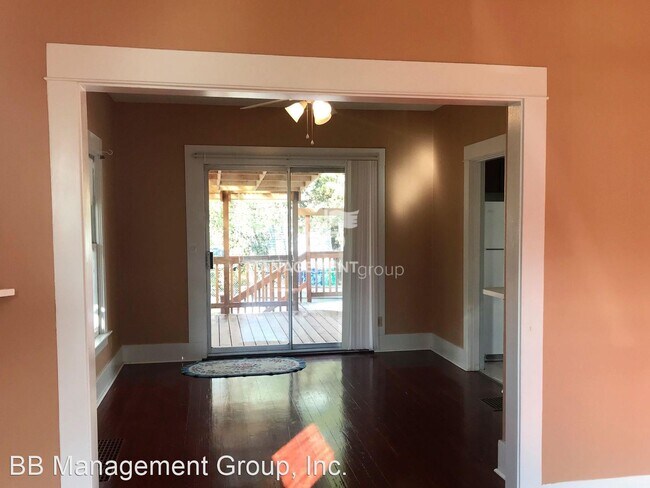 Building Photo - 2 br, 1.5 bath House - 0505 SW Nebraska St...