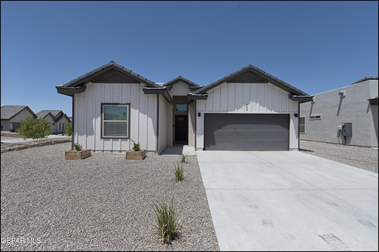 Foto principal - 903 Greenbury Pl