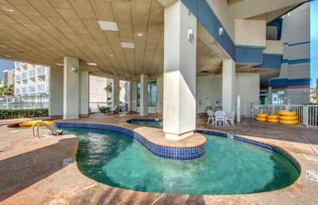 Foto del edificio - 2504 N Ocean Blvd