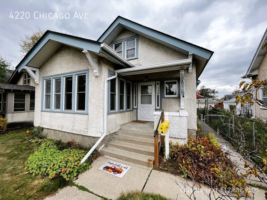 Primary Photo - 3 Bed 2 Bath Home Fenced In Backyard and 2...
