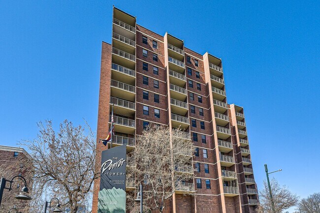 Building Photo - Stylish Downtown Condo with Great Amenitie...