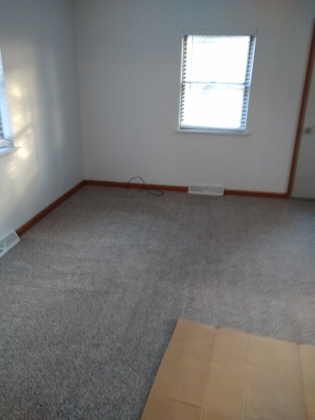 175 Sherman Ave Unit 8, Vandergrift, PA 15690 Apartments in Vandergrift, PA