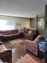 Building Photo - 13923 72 Av