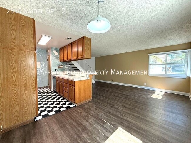 Building Photo - 2319 Saidel Dr