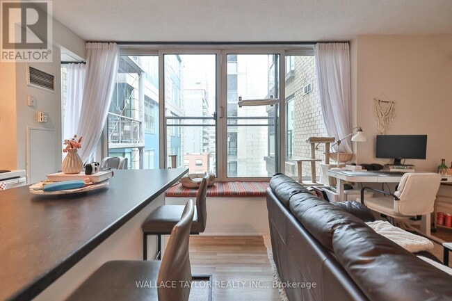 Building Photo - 50 Camden St