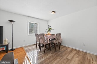 Building Photo - 12462 Skipper Cir