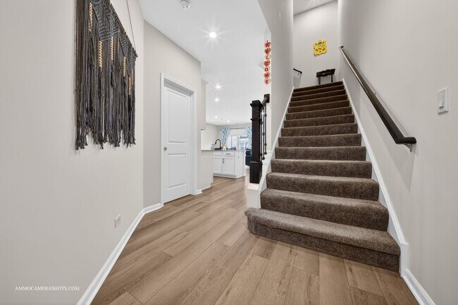 Building Photo - 534 Watercress Dr