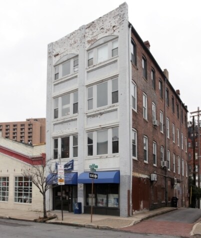 Primary Photo - 241 W Chase St