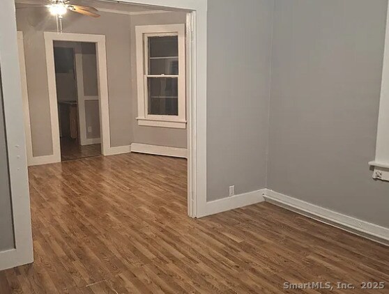 Foto del edificio - 1403 Corbin Ave