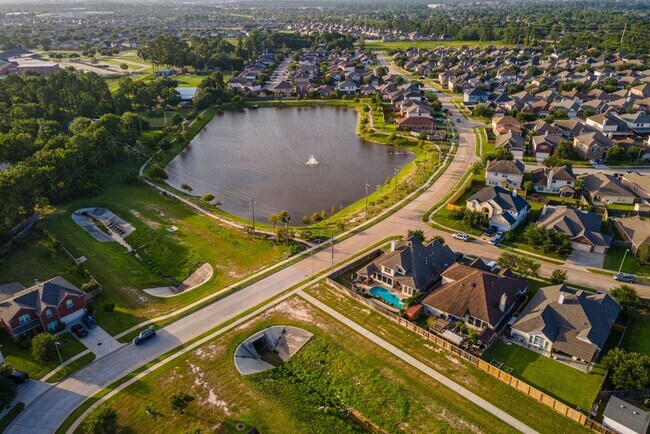 Foto del edificio - 10022 Darrell Springs Ln