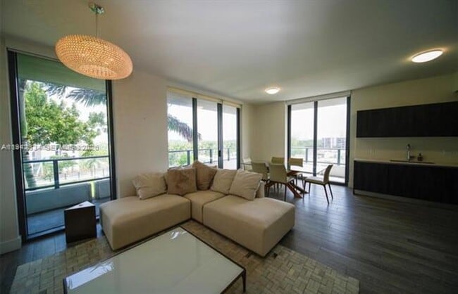 Foto del edificio - 2960 NE 207th St