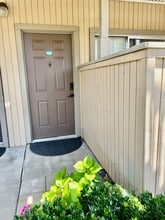 Building Photo - 3930 Hollister Ave