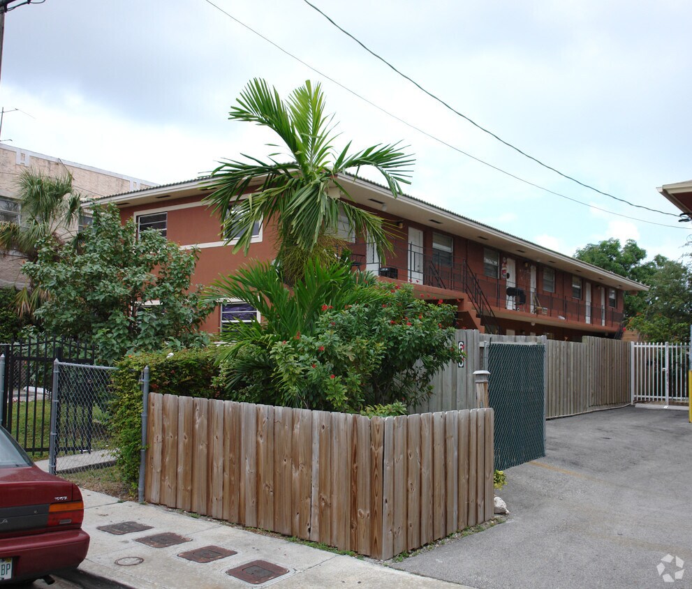 Foto del edificio - 75 NW 17th Pl