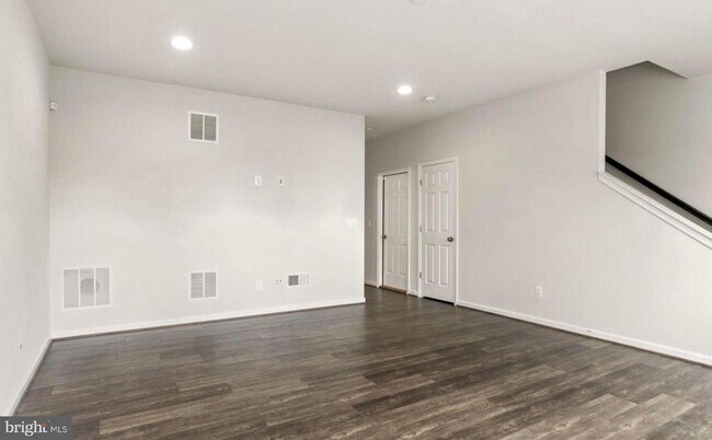 Foto del edificio - 8376 Sallyport St