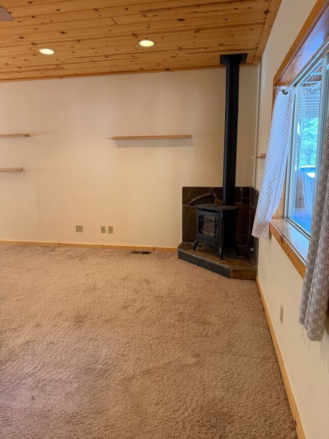 Foto del edificio - Long Term Lease in Tahoe Donner