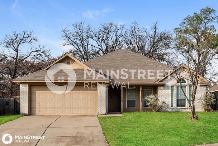 Primary Photo - 129 Parkwood Ct, Azle, TX 76020