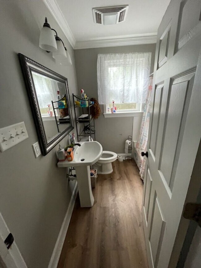 Foto del edificio - 3 bedrooms 2 baths - $1350 per month