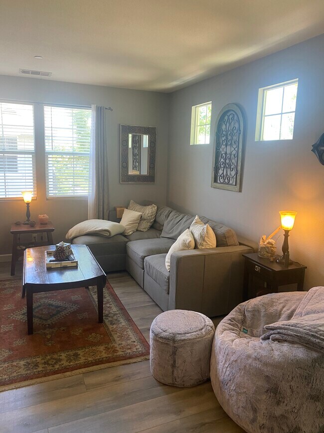 Foto del edificio - 27352 Oaktree Pl