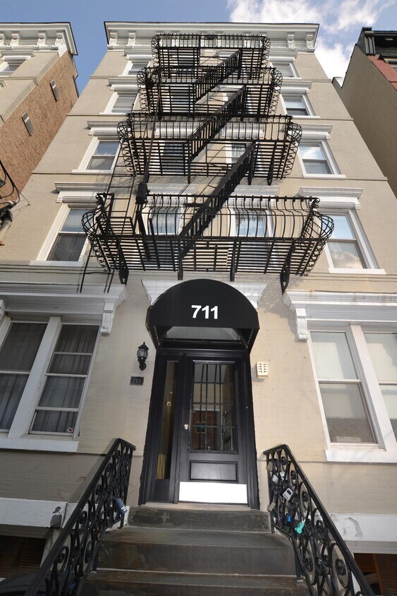 711 Willow Ave Unit 1C, Hoboken, NJ 07030 Condo for Rent in Hoboken