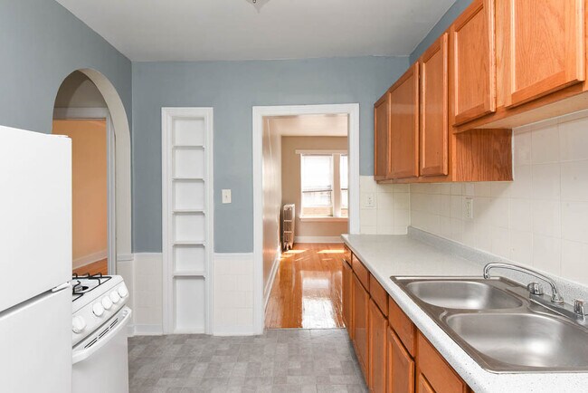 Building Photo - 4649.5 N Elston Ave