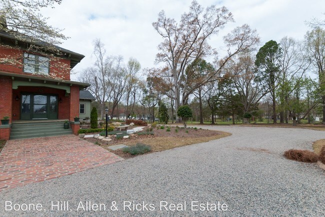 Foto del edificio - 4 br, 3.5 bath House - 1600 Goldrock Road