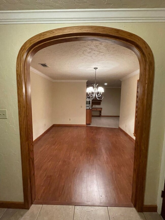 Foto del edificio - 4 br, 2 bath House - 2300 Brownlee Rd