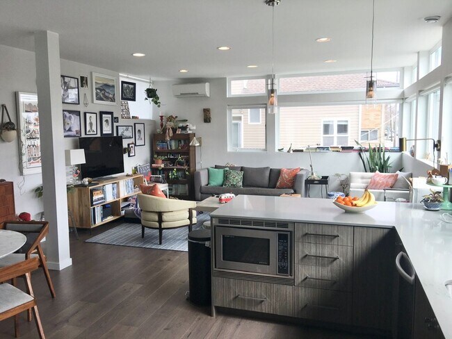 Foto del edificio - Stunning Ballard Home with Views