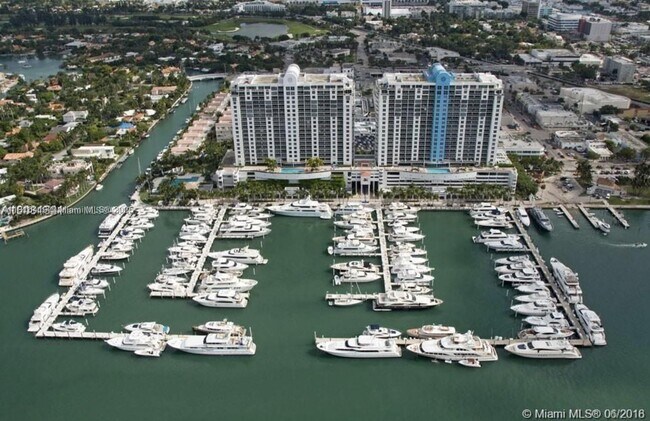 Foto del edificio - 1900 Sunset Harbour Dr