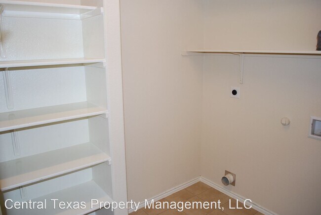 Foto del edificio - 4 br, 2.5 bath House - 5103 Lions Gate Lane
